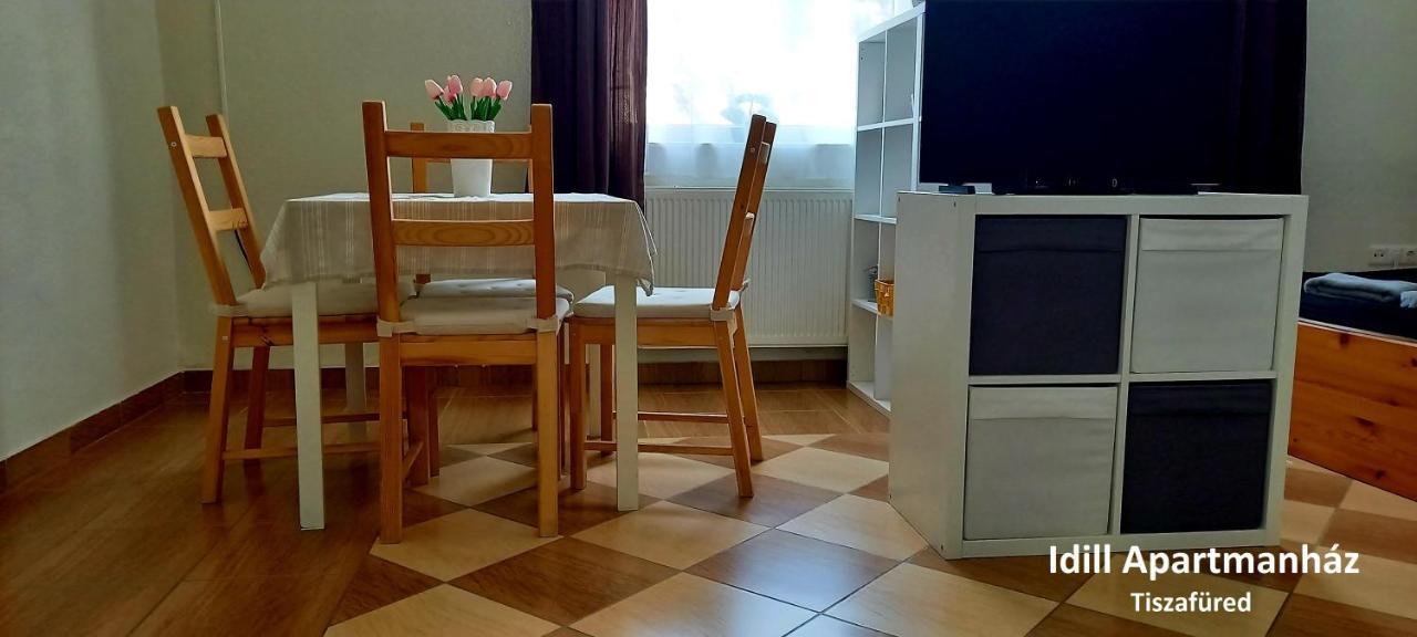 Idill Apartmanhaz B&B ทิสซาฟือแรด ภายนอก รูปภาพ
