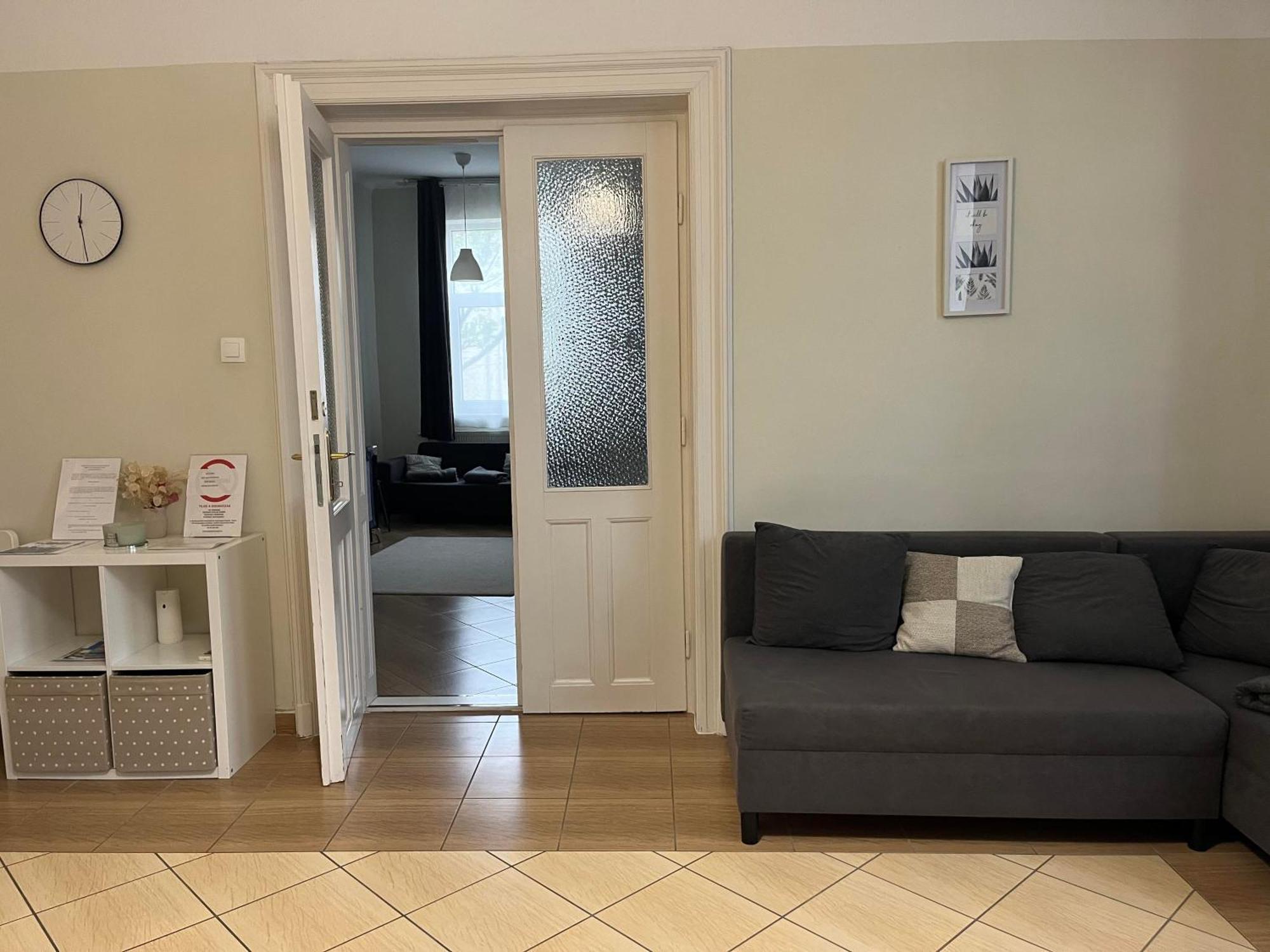 Idill Apartmanhaz B&B ทิสซาฟือแรด ภายนอก รูปภาพ