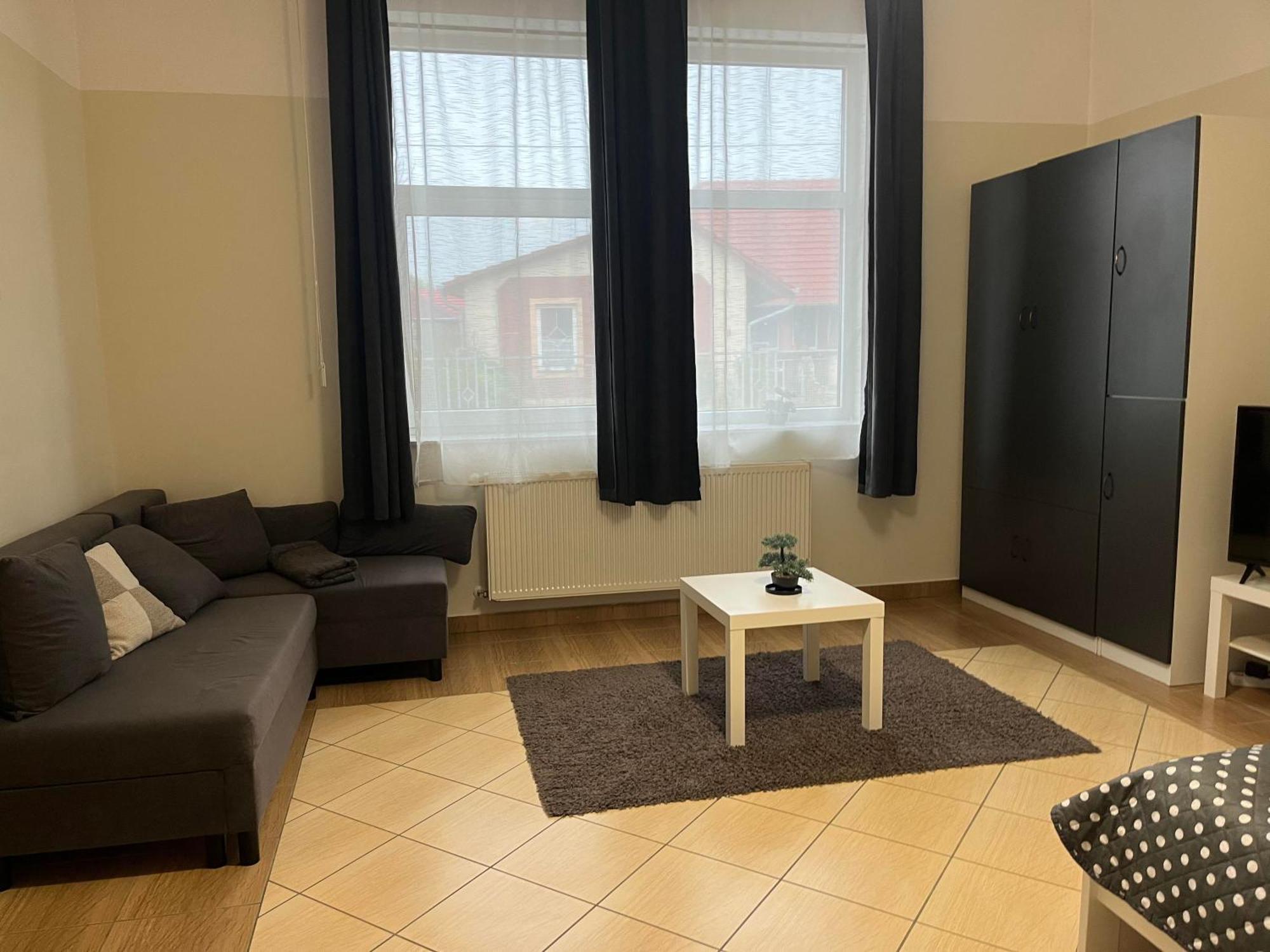 Idill Apartmanhaz B&B ทิสซาฟือแรด ภายนอก รูปภาพ